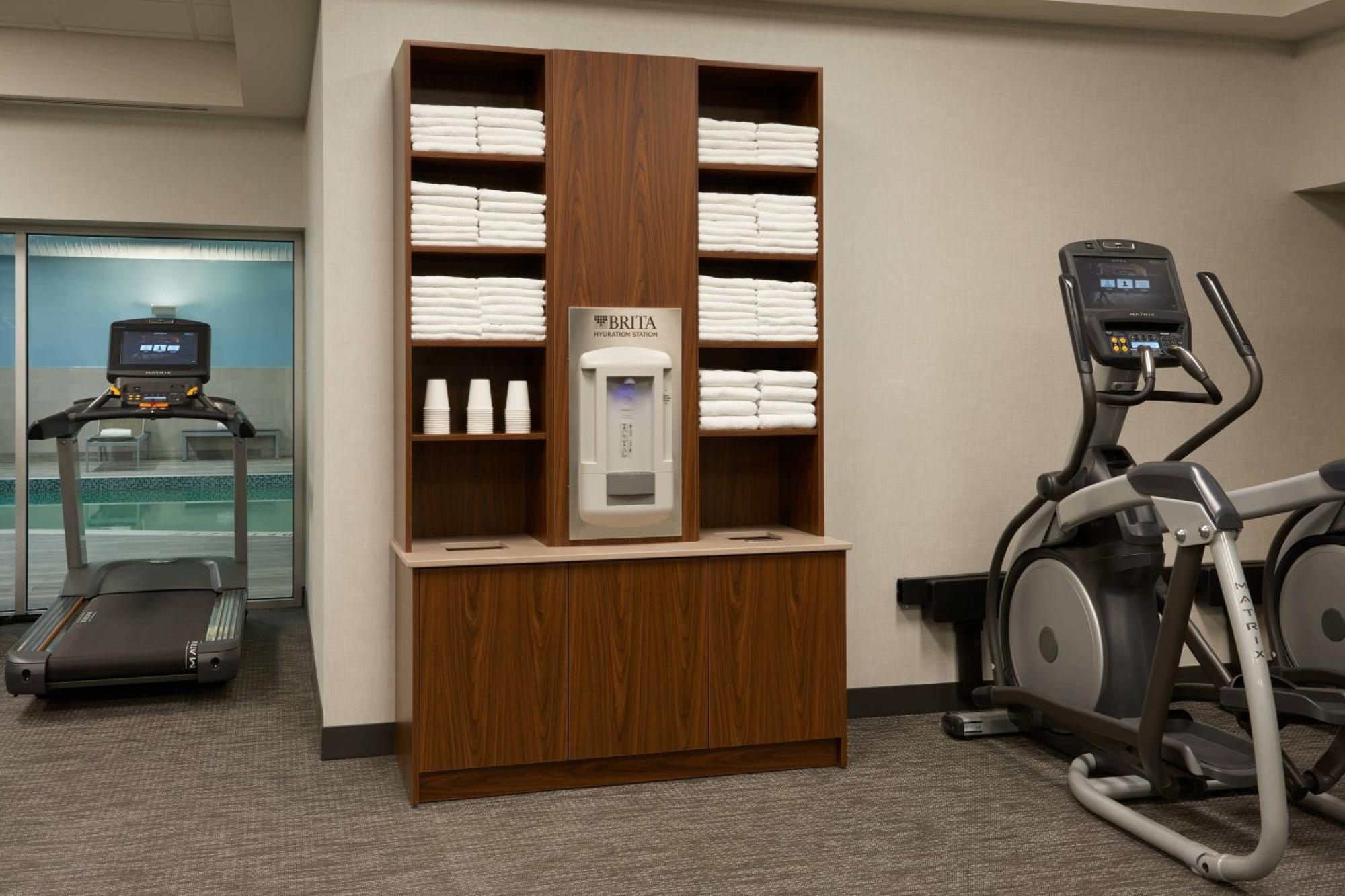 Courtyard By Marriott Oshawa Hotel Ngoại thất bức ảnh