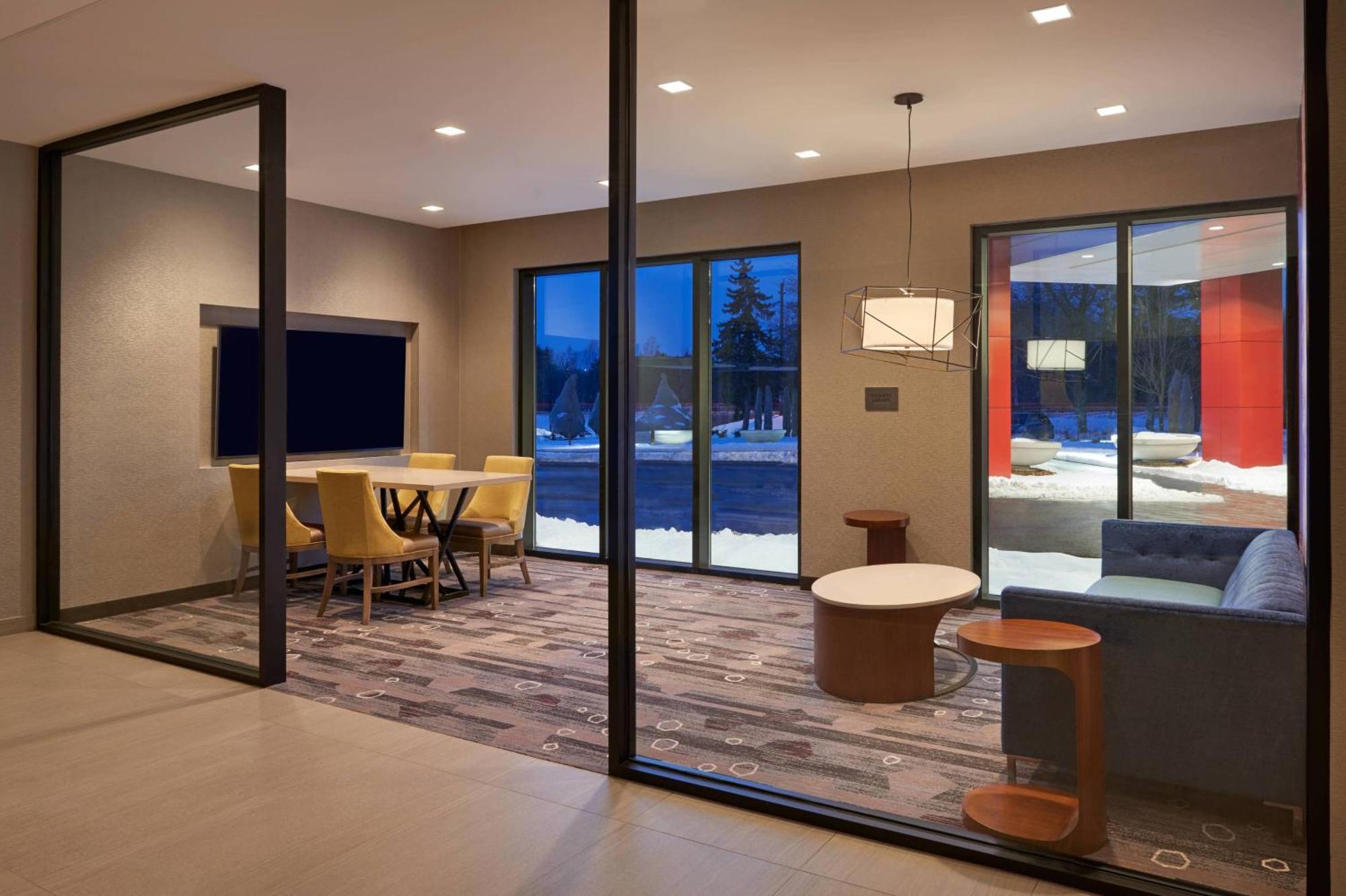 Courtyard By Marriott Oshawa Hotel Ngoại thất bức ảnh