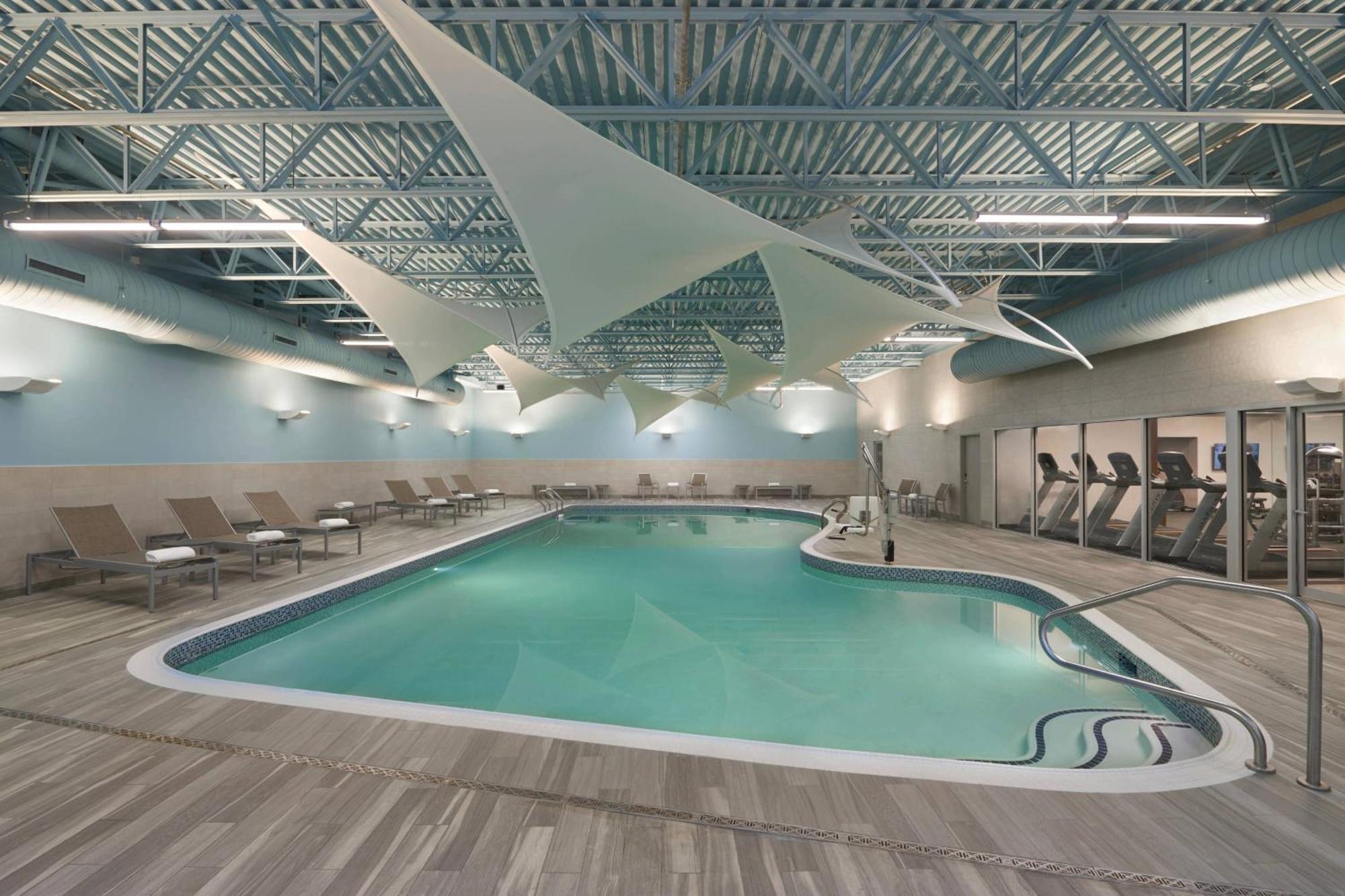 Courtyard By Marriott Oshawa Hotel Ngoại thất bức ảnh